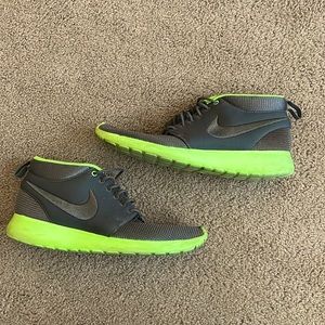 Mercury Grey / Flash Lime Roshe Run Mid